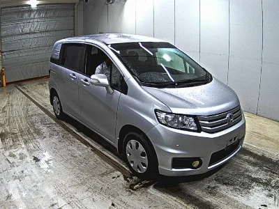 HONDA FREED SPIKE