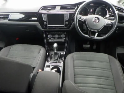 VOLKSWAGEN GOLF TOURAN