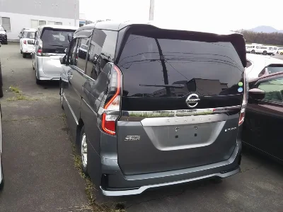 Статистика аукционов Nissan Serena