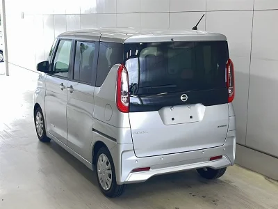 NISSAN ROOX