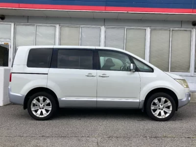 MITSUBISHI DELICA D5