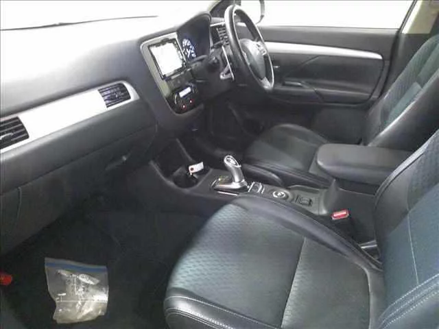 Mitsubishi Outlander 4WD PHEV G Safety Package, миниатюра 3