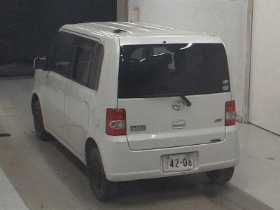 TOYOTA PIXIS SPACE