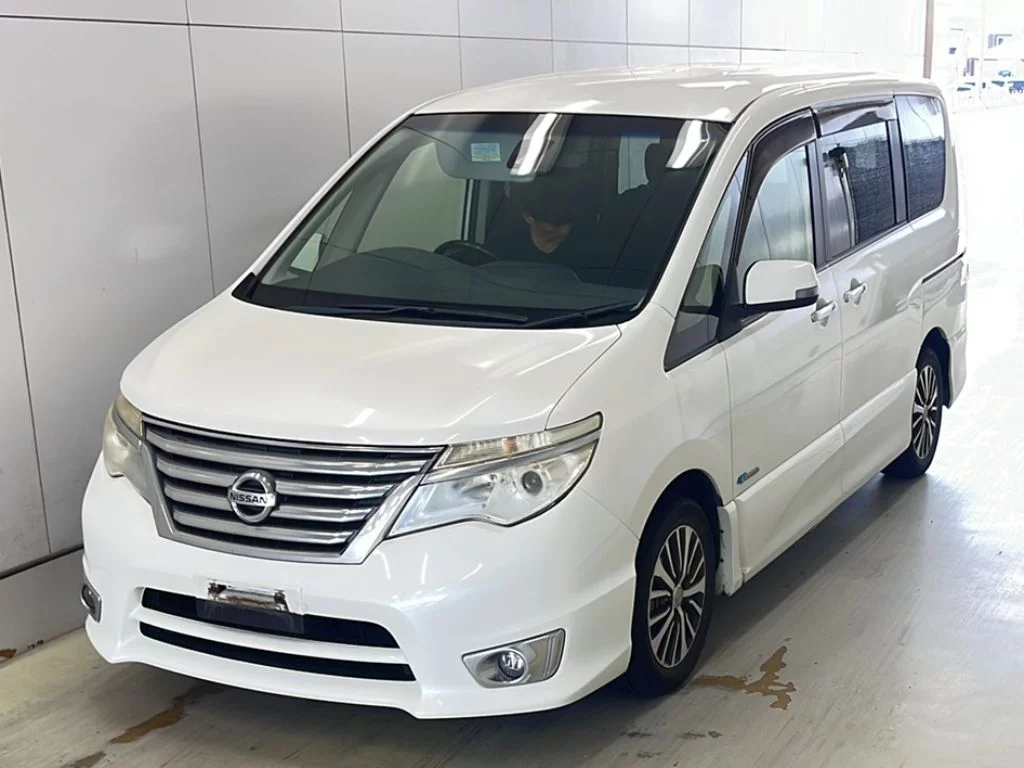 Nissan Serena 2014