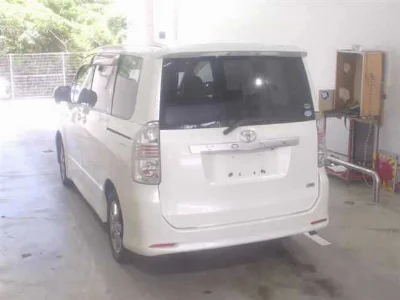 Статистика аукционов Toyota Voxy