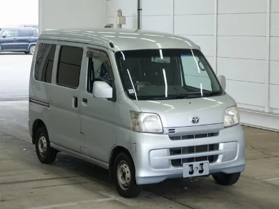TOYOTA PIXIS VAN