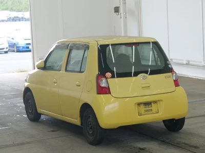 Daihatsu Esse