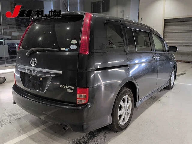 Toyota Isis  с аукциона в Японии
