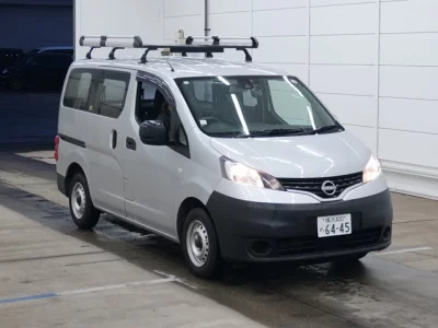 NISSAN NV200