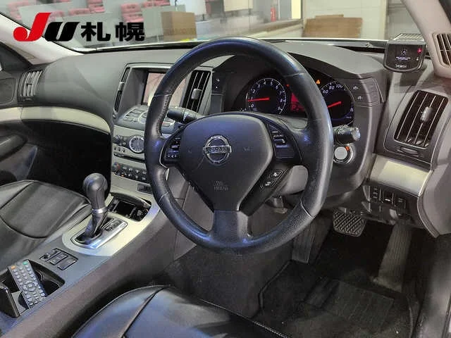 Nissan Skyline  с аукциона в Японии