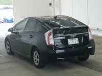 Цена авто Toyota Prius с аукционов Японии, номер кузова ZVW30, пробег 95 000, оценка 8