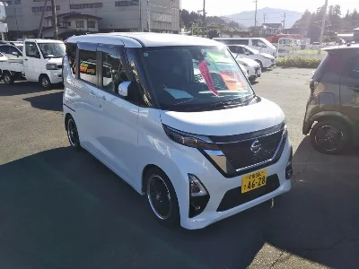 NISSAN ROOX