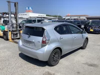 Цена авто Toyota Aqua с аукционов Японии, номер кузова NHP10, пробег 113 000, оценка 13