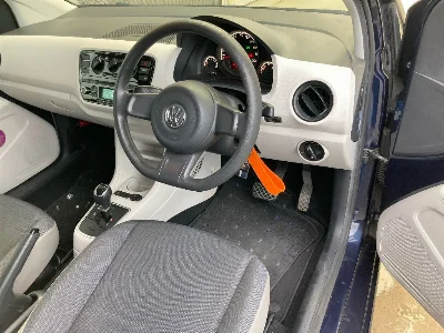 VOLKSWAGEN UP!