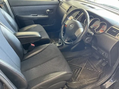 NISSAN TIIDA