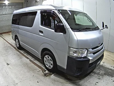 TOYOTA HIACE
