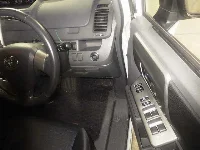 Цена авто Toyota Voxy с аукционов Японии, номер кузова ZRR70W, пробег 142 000, оценка 2