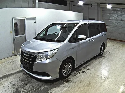 TOYOTA NOAH