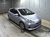 Цена авто Toyota Aqua с аукционов Японии, номер кузова NHP10, пробег 146 000, оценка 2