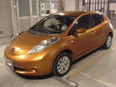 NISSAN LEAF