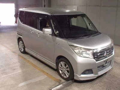 MITSUBISHI DELICA D2