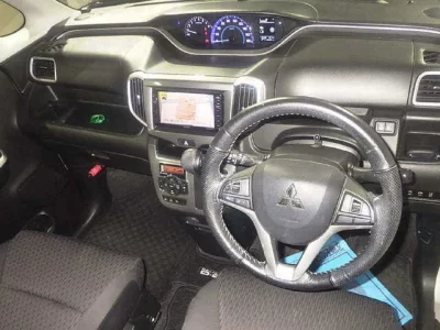MITSUBISHI DELICA D2