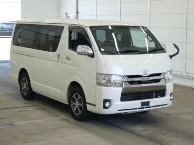 TOYOTA HIACE VAN