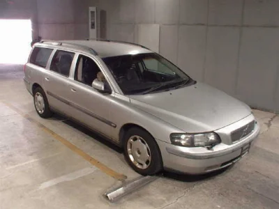 VOLVO V70