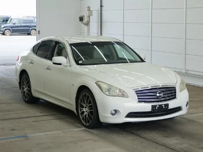 NISSAN FUGA