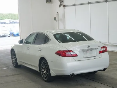 NISSAN FUGA