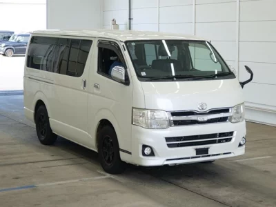 TOYOTA HIACE VAN