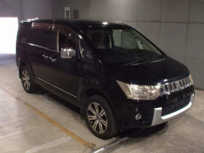 MITSUBISHI DELICA D5