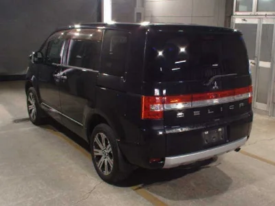 MITSUBISHI DELICA D5