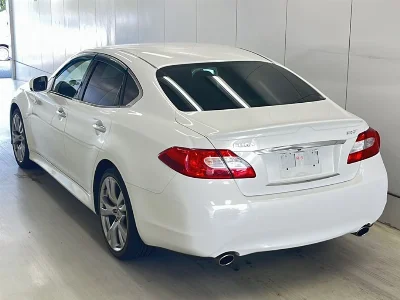 NISSAN FUGA