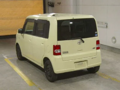 TOYOTA PIXIS SPACE