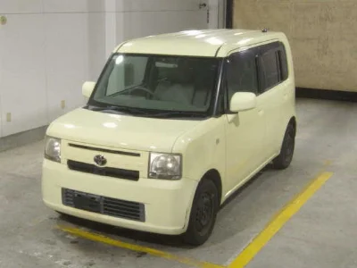 TOYOTA PIXIS SPACE