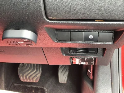 NISSAN AURA