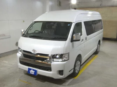 TOYOTA HIACE