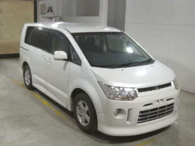 MITSUBISHI DELICA D5