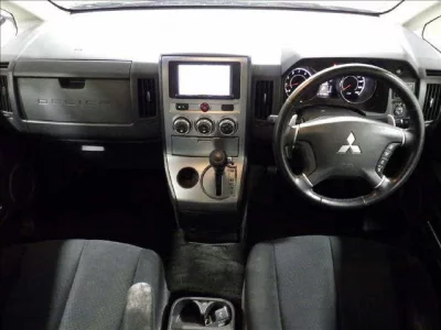 MITSUBISHI DELICA D5