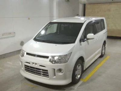 MITSUBISHI DELICA D5