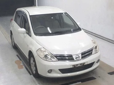 NISSAN TIIDA