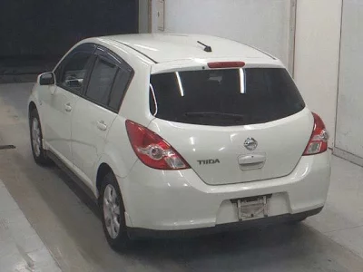 NISSAN TIIDA