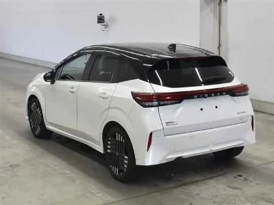 NISSAN AURA