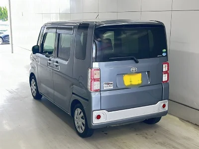 TOYOTA PIXIS MEGA