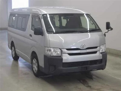 TOYOTA HIACE