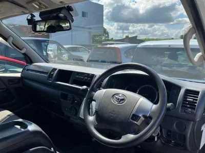TOYOTA HIACE