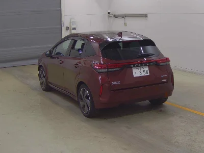 NISSAN AURA