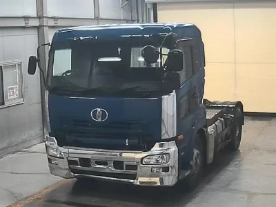 NISSAN UD