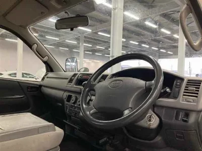 TOYOTA HIACE VAN